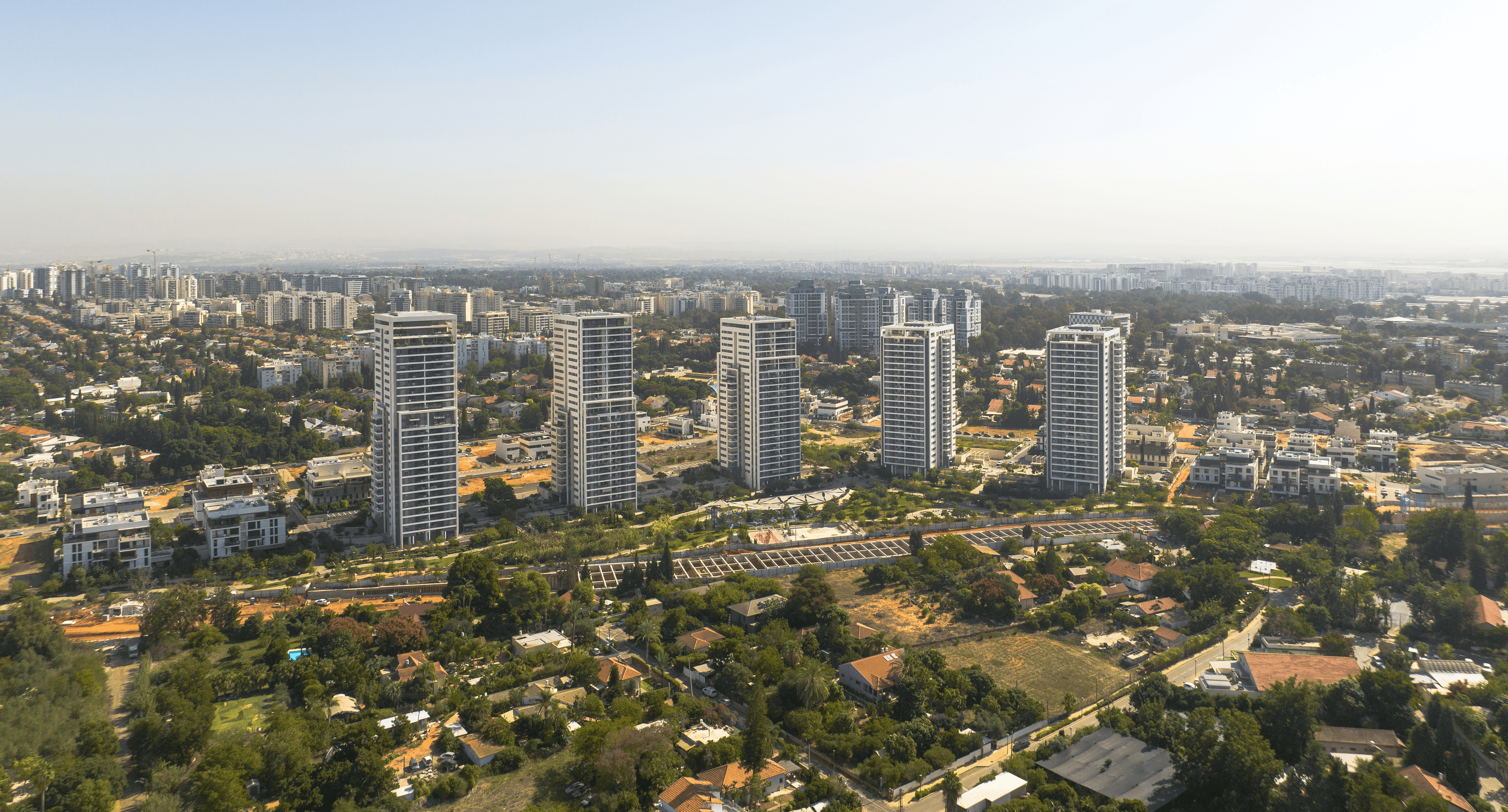 מתחם מגורים חדש ויוקרתי בגוש דן A New Luxury Residential Complex in the Gush Dan Area