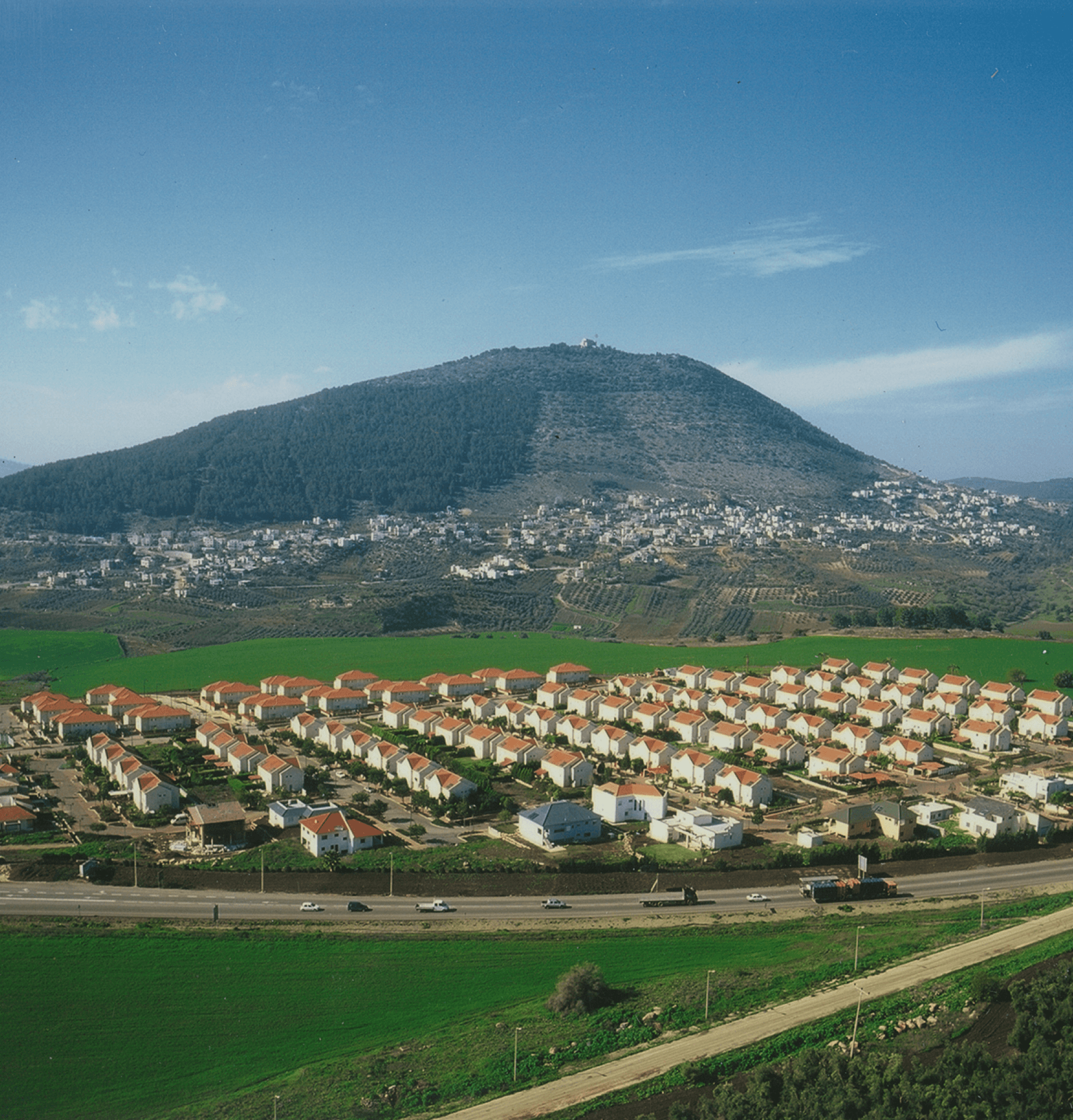 שכונת מגורים בסביבה ירוקה וחדשנית A Residential Neighborhood in a Green and Innovative Environment