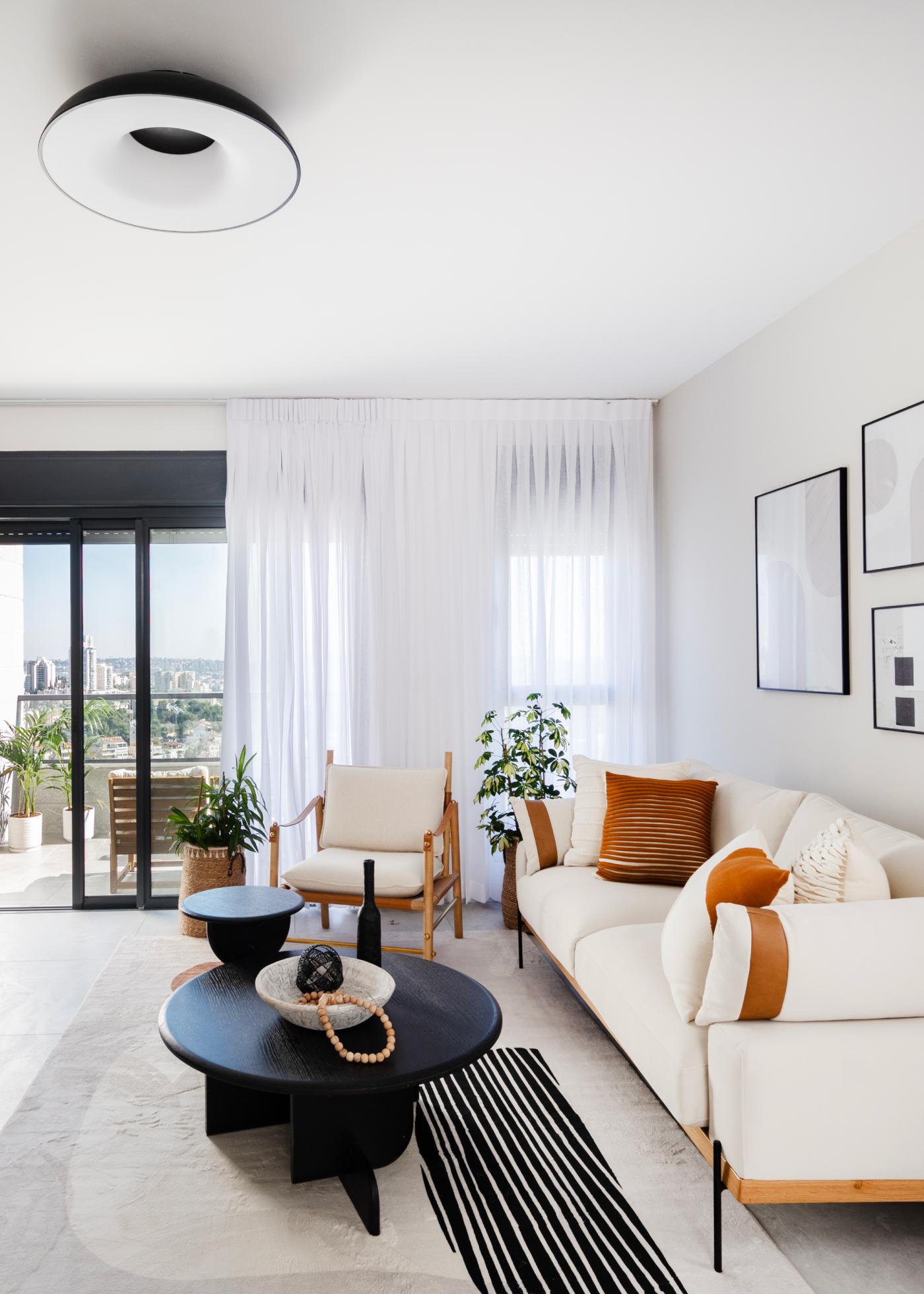 דירה בשכונת קרית היובל בירושלים Apartment in the Kiryat HaYovel Neighborhood in Jerusalem